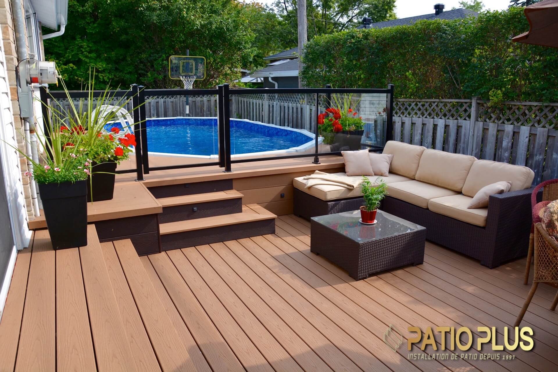 Patio pour piscine hors terre